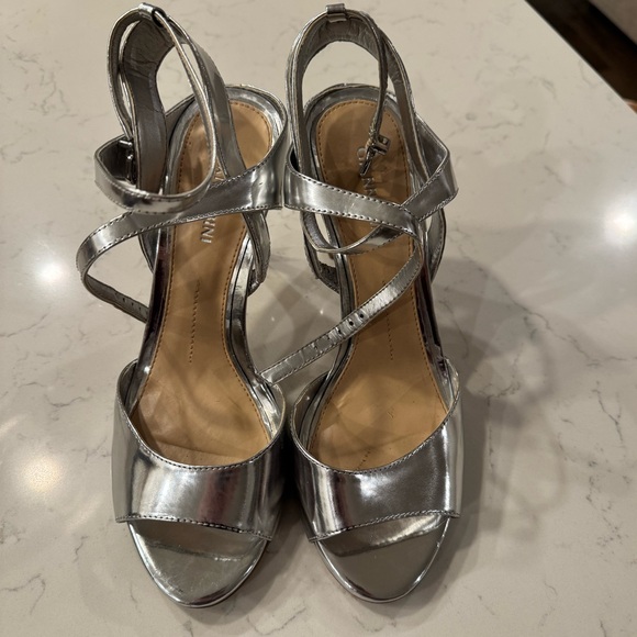 Gianni Bini Metallic Silver Heels - Picture 1 of 7